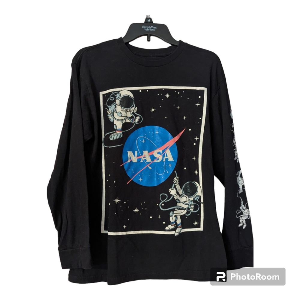 NASA Logo and Astronauts LS T-shirt Size Medium